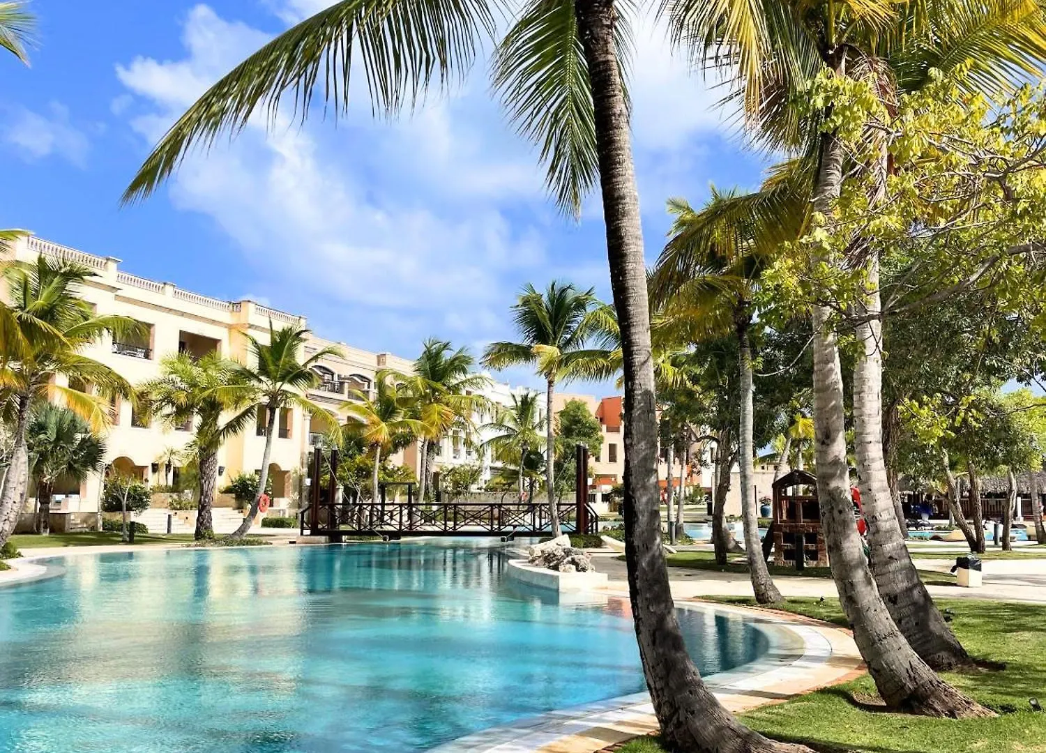Playa Paradise Suites - Rooftop Pool And Beach Club Punta Cana